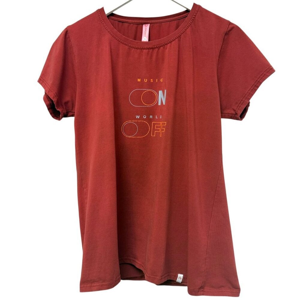 PEACEBIRD Graphic Tee Music On World Off Size Large Brick Red Womens Top T-shirt
